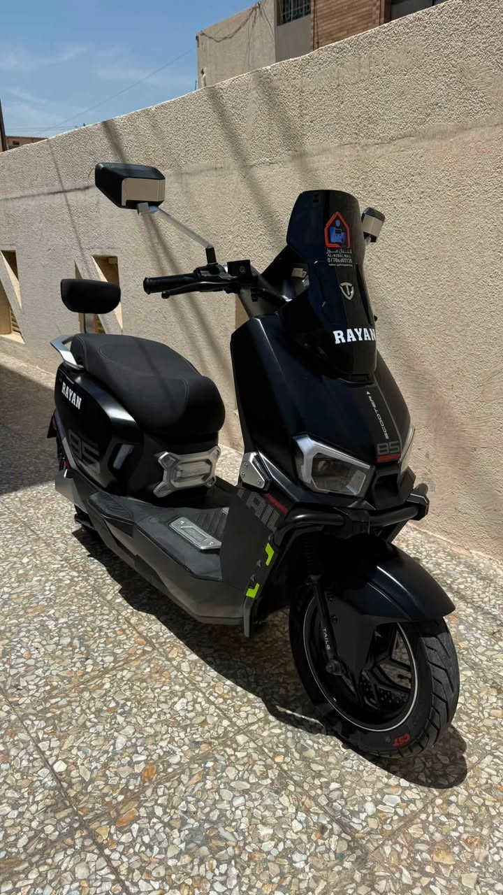 صاعقه الريان جديده
2026
معابره 800 كيلو يعني زيرو 
بطاريات كرافين 6 
ملف 2000 نحاس
سرعه 85 
تحت الضمان والوصل موجود 
دراجه شخط مابيها 
استخدام شهر 
مكان كراده 
***********
