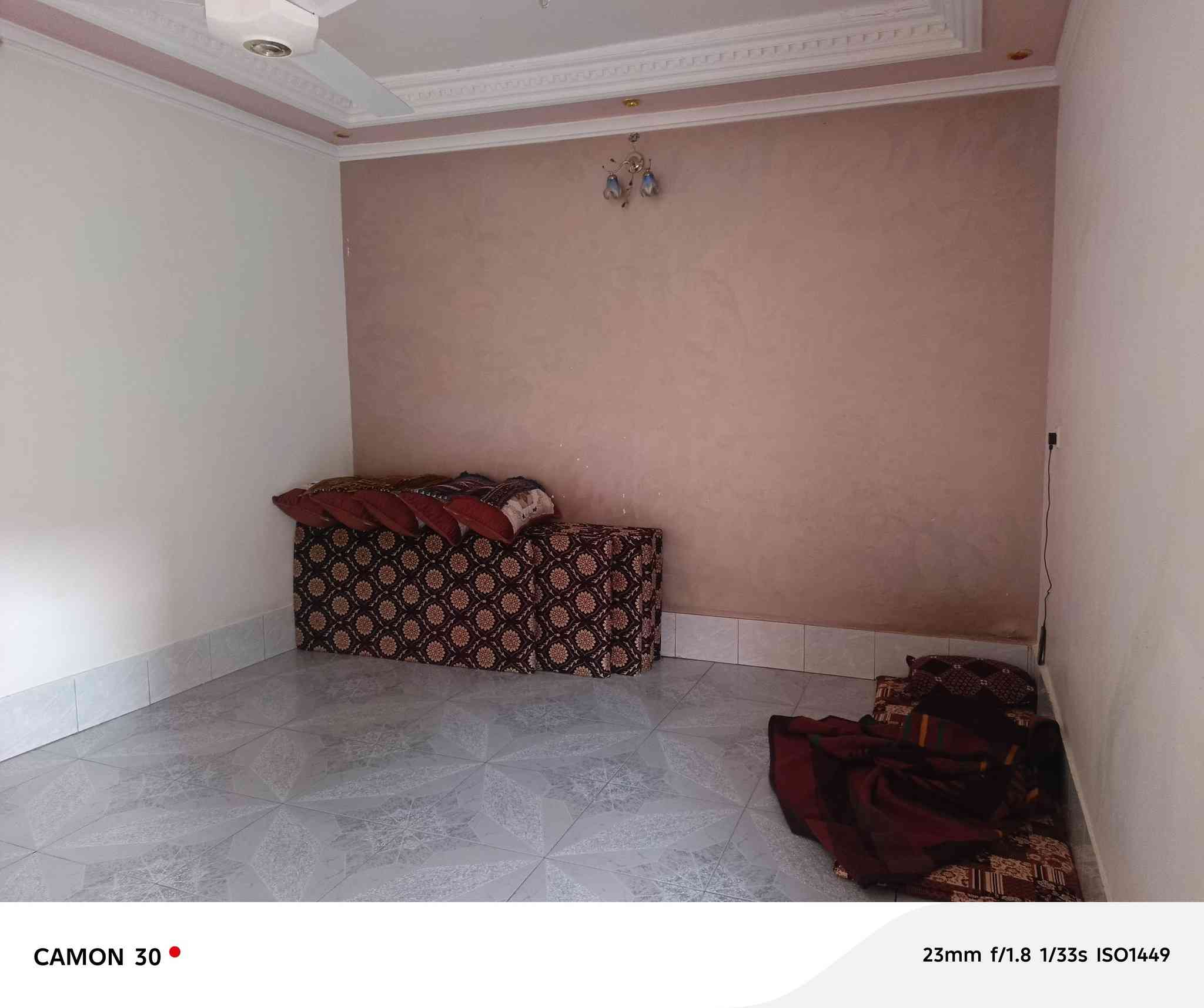 سلام عليكم البيت البيع مكانه في حي جولان قرب جامع ابو ايوب انصاري مساحه 140 بيت جديد 50 وبي مجال ***********سفسار على رقم
