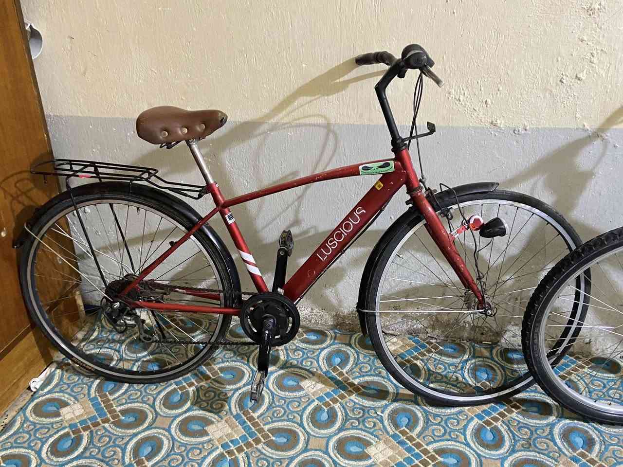 لبيع ثنين مستعجل لان محتاج سعرهن 120 مكان حي جهاد
احمر  c700 كير وحساس شغل بريكات  بس عواج بل ويل امامي نضيف باسكل 
لويس ماركه معرف  حجم 26 سعره مناسب هذا شراي بس بي فطر بل دبل شغل وبريكات كير شغل نضيف


**إذا كنت صاحب هذا الإعلان وتريد حذفه لأي سبب، رجاءا أرسل رسالة إلى الدعم الفني**