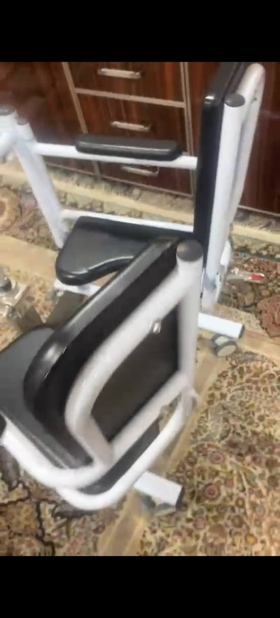 كرسي احتياجات خاصة للبيع جديد بالباكيت مامستعمل ابد مشتري ب350 الف ابيعه ب250 مكاني الحله شارع 60  للاستفسار اكثر
مراسله علخاص او المراسلة علواتس اب رقم
***********
