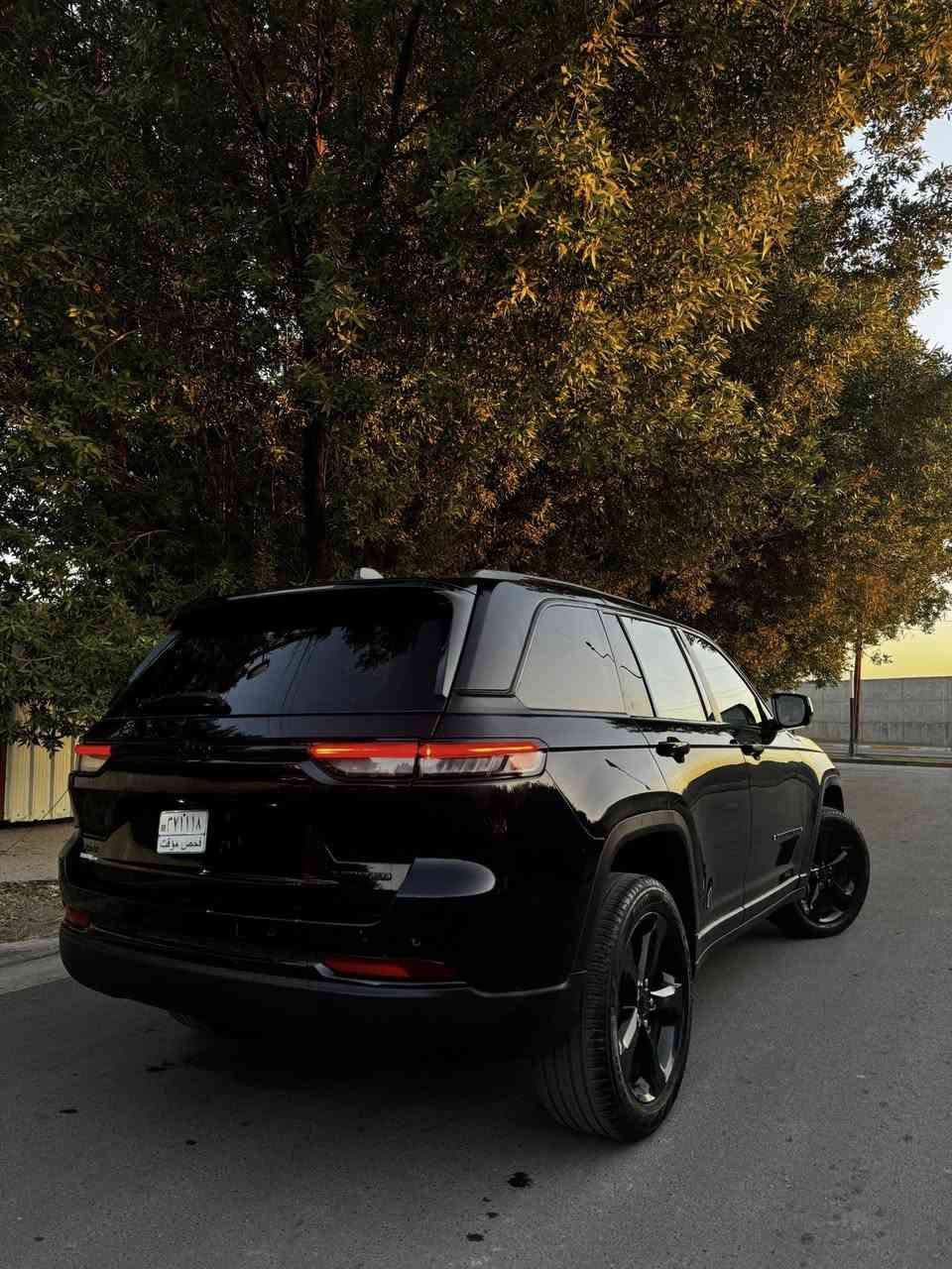 سلام عليكم جيب كراند شيروكي لمتد بلاك توب 2025
ماشيه 8 الف السياره حادثه مثل مموضح بالصور  بدون دواخل وبدون شواصي ولا لغود بجم كله بلادي ماء الراديتر مال شركه مالته مواصفات السياره فور ويل  بانوراما شاشه جبيره خزن كشنات جلد تدفئه كشنات تدفئه ستيرن كشنات السائق والصدر كهرباء رادار امامي نقطه عمياء تحديد مسار  اوتو ستوب وبعد مواصفات المتد المعروفه مكان السياره بغداد نفق الشرطه للاستفسار ***********
