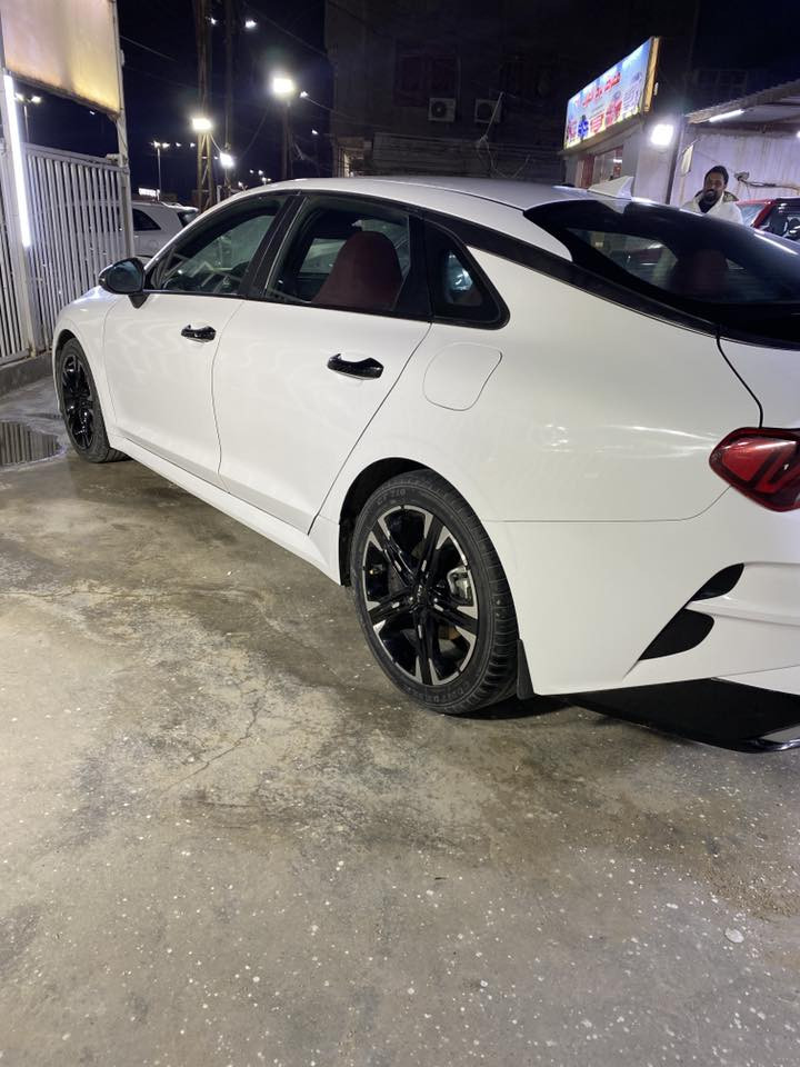 السلام عليكم
KIA K5 GT LINE 2022  كيا كي فايف لون ابيض موديل جيتي لاين 
مواصفات
فول ماعدا بانوراما
بصمة
رادار امامي 
رادار بالمري 
تشغيل عن بعد 
كشنات جلد اسود
شاشة جبيرة 
كار بلي 
كاميرا خلفية 
AUTO Hold
كشن كهرب 
وباقي مواصفات المعروفة جتي لاين
ماشيه 49 mi 
عنوان السياره: السماوة
رقم بغداد حرة
السعر : 176ورقه بيهه مجال حق الجيه 
واتساب ***********
