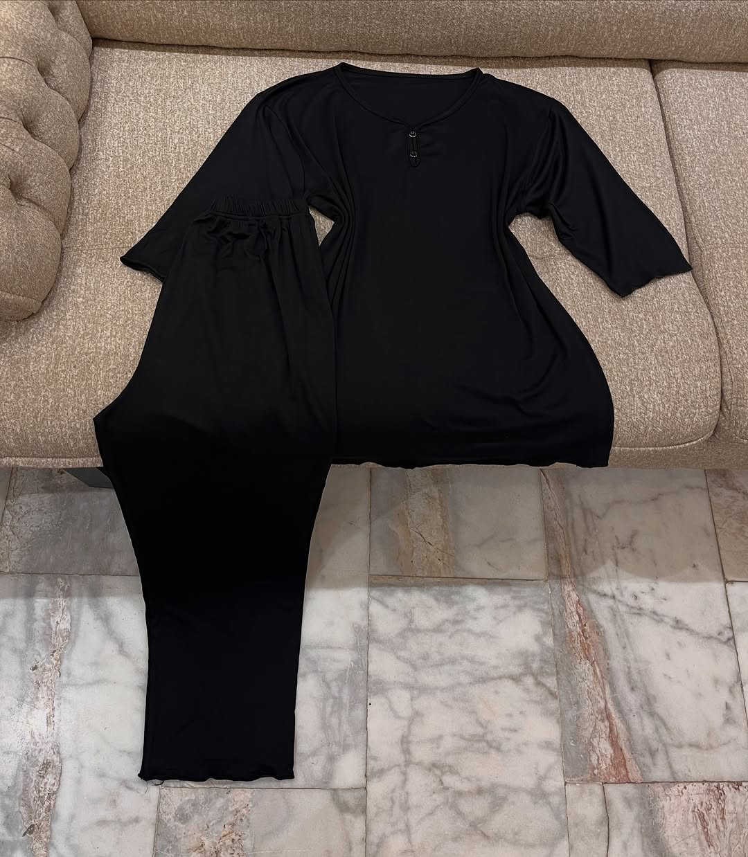 تراك خامة فانيلة قطني سواد فاحم 🖤
قياسات فري سايز فول ليكرا يلبس لحد وزن 75
تلث اربع الردن 
سعر 13 الف 🔥

#ملابس #محرم #اكسبلور #ترند


**إذا كنت صاحب هذا الإعلان وتريد حذفه لأي سبب، رجاءا أرسل رسالة إلى الدعم الفني**