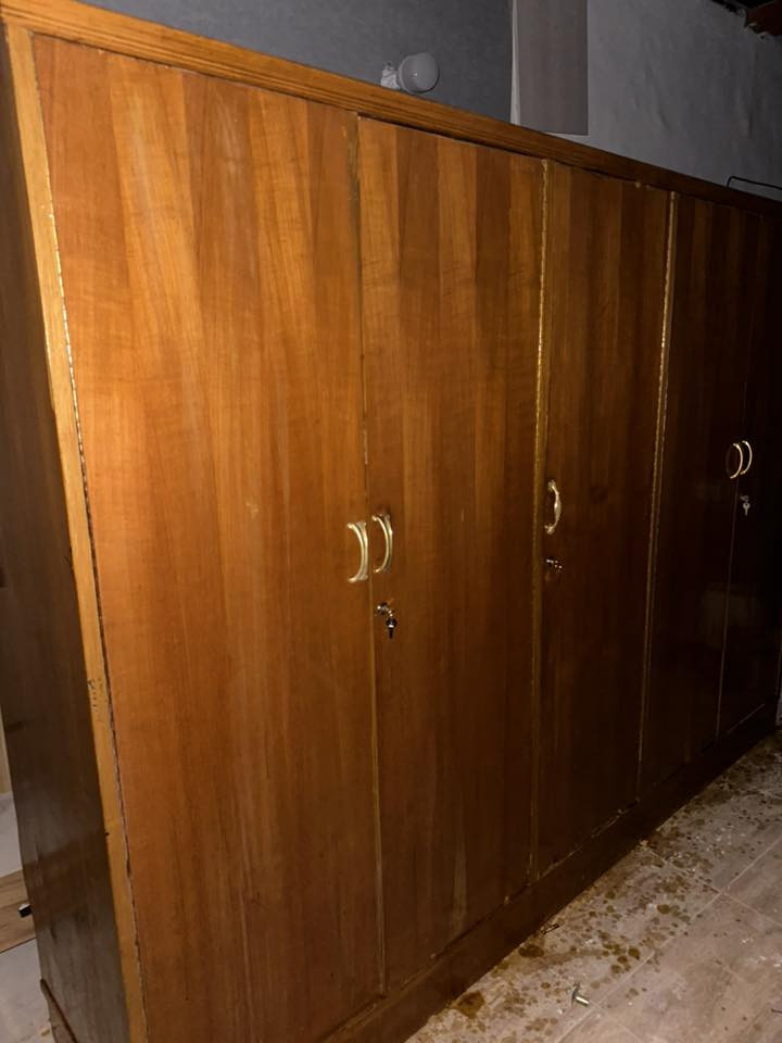 كنتور للبيع خمسه باب صاج تزكام قوي سعره 125 الف ***********
