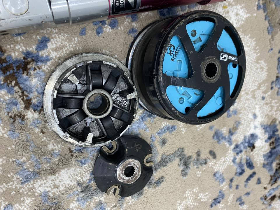 صدر dy كرزي 🍒
دبل خلفي دبل بطل Dps كرزي 🍒 
كلجات رياضي دوشي مطابق خلفي وامامي اصلي مو تجاري غراض الاصليات ومايعرف بيهن لا يراسل ولا يعلق سعر ع خاص راسني ودلل مكاني بغداد ***********
