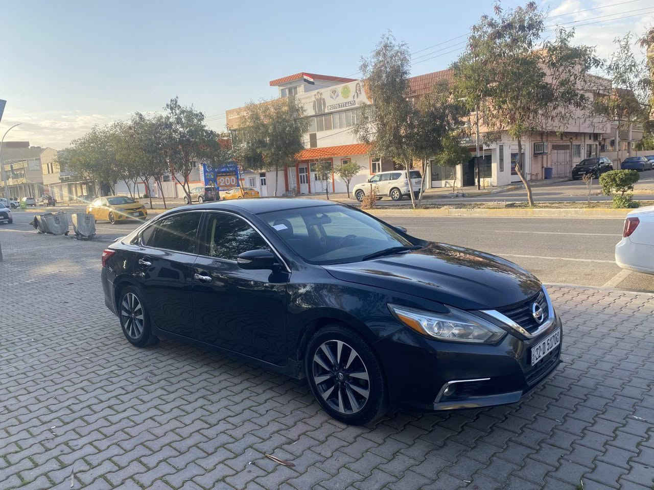 السلام عليكم للبيع نيسان التيما امريكيي مديل 2017 SV محرك 2500رقم اربيل الموصفات معروفه مال SV( نص فول)  صوار حادث موجود بل منشور . 
بصمه
تحكمات ستيرين
كشن السائق كهرباء 
السياره بيها ضرر جاملغ سكن امامي بدون دواخل فقط صبغ   ‏االسياره ماشيه6 12 ميل
هزه وسنويه كله جيد كير ومكينه مكفولات على شرط تبريد وتدفئ ماشاء الله السعر  للاستفسار على رقم *********** مكان كركوك كركوك, العراق
