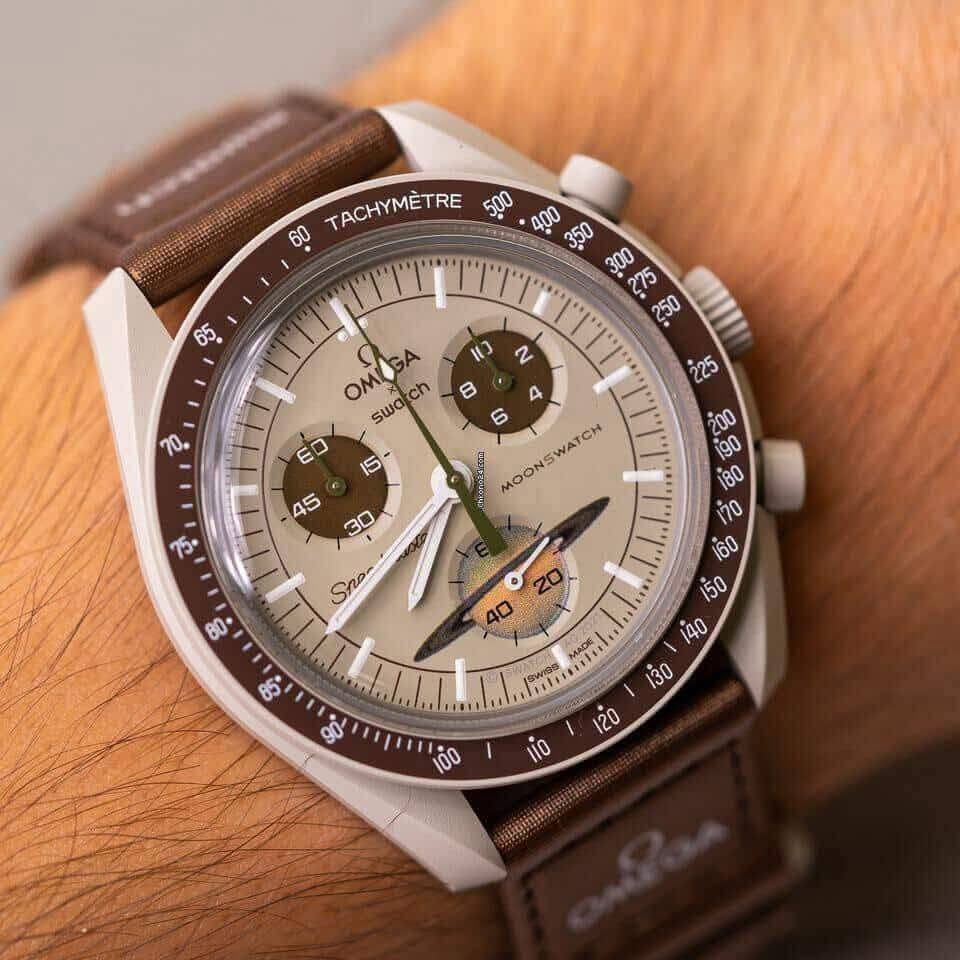 ساعة من ماركة اومكا Omega x Swatch MoonSwatch وارد اوربي
تحفة فنية

تصميم مستوحى من سطح القمر والأرض

مكينة كوارتز ناعمة ستوبوج (جميع السناتر شغاله)

المينا رمادية محببة تعكس شكل التضاريس القمرية

فول لامينوس ارقام واميال

مؤشر مراحل الأرض شغال يظهر الأرض بألوان خاصة والمحيطات تتوهج تحت ضوء UV

مؤشر مراحل القمر شغال 

هيكل من مادة Bioceramic (خليط بين السيراميك والبلاستيك الحيوي)

 سير قماش VELCRO مختم

زجاج معدني مقبب ضد الخدش

مقاومة ماء وغبار 

السعر 35الف مع توصيل والملحقات


**إذا كنت صاحب هذا الإعلان وتريد حذفه لأي سبب، رجاءا أرسل رسالة إلى الدعم الفني**
