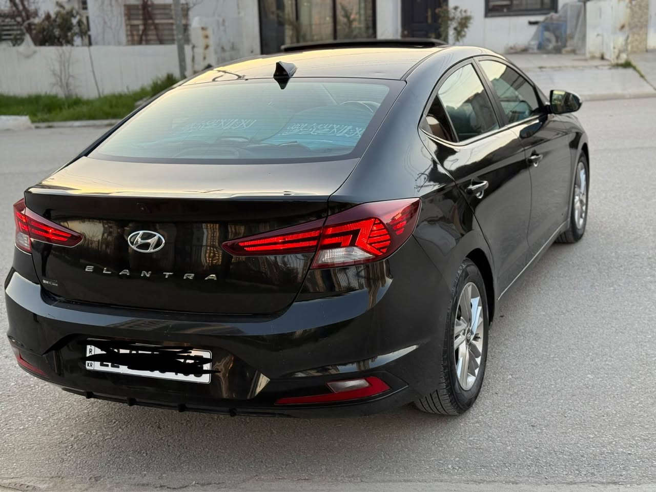 هونداى ئلنترا ٢٠١٩ قه پات مواصفات ٢ پارچه بوياخ
صلايت كوشن هيته ر سوكان هيته ر رادار كاميرا قه پات 
مواصه فاته سه نه ويو هه موشتى تازه يه بى ناوگرتن بى ئه رباگ له سليمانيم سونه رم داناوه ***********
بو عربيش ***********
١٢٥ گه لاو مجال السليمانية, العراق
