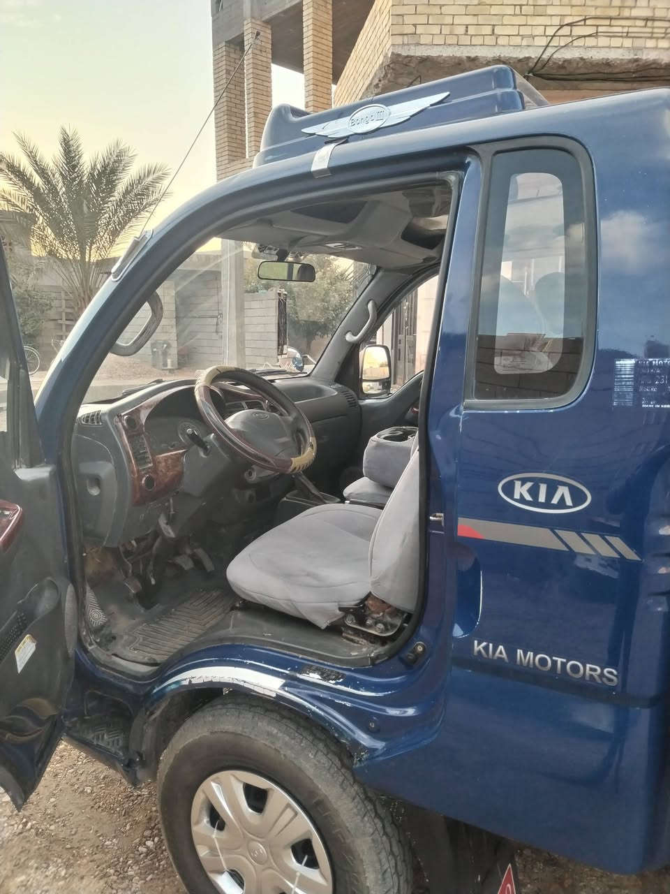 كيه موديل ٢٠٠٧ رقم بغداد مشروع وطني تحويل ثاني يوم محرك ٣٠٠٠ بلادي قبق ابيض بي تبخير بدون تنقيص شاصي ورقم شاصي كفاله صبغ مكانات أثر جراد تخم تاير جديد دوشمه جديده السعر ٨٥ وبيها مجال قليل ***********مكاني الرمادي جويبه *********** النساف
