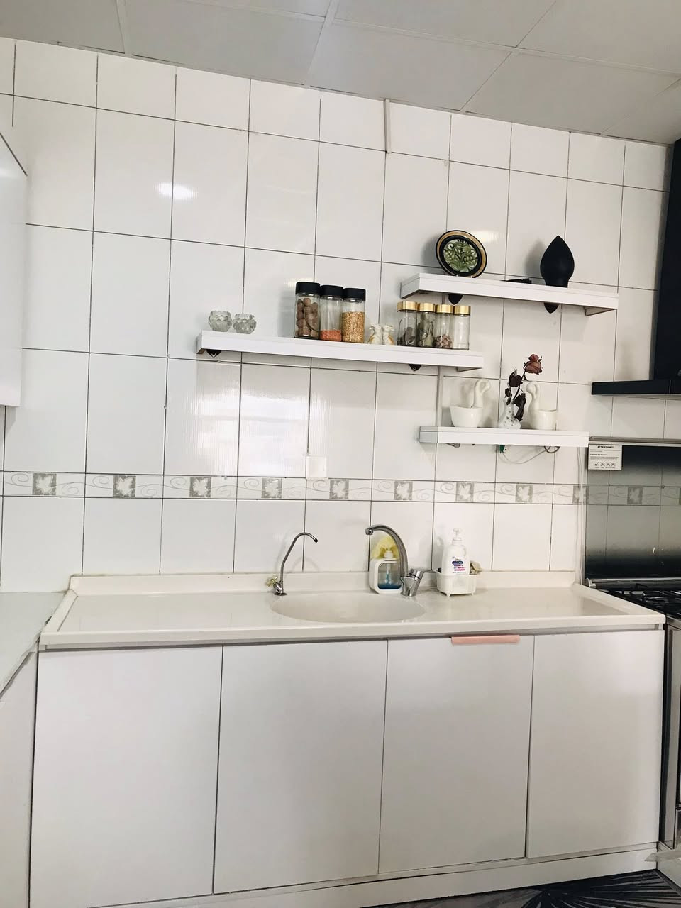 سێتی کەوانتەری زۆر تازە و جوان زۆر کەم ئەبێ دروستکراوە  ـ نرخی ٤٦٠ھەزار ـ سلێمانی
درێژی کەوانتر بە شوێن سەلاجەکەوە ـ٣.٦٣ مەتر 

درێژی سنگەکەی ـــ   ١.٩٥

سێ ڕەفەشی لەگەڵە


**إذا كنت صاحب هذا الإعلان وتريد حذفه لأي سبب، رجاءا أرسل رسالة إلى الدعم الفني**