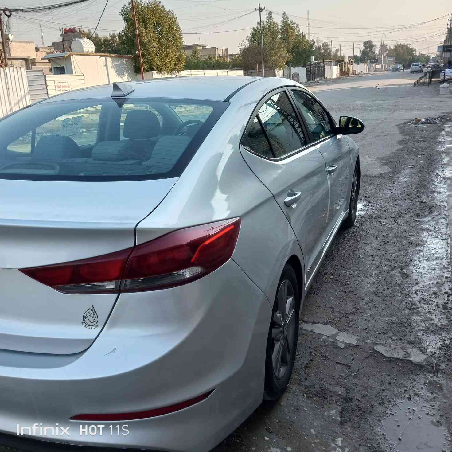 السلام عليكم 
اللهم صلي على محمد وال محمد 
انترا موديل 17وارد امريكي السنوية 2029 باب الصدر والجاملغ الأيمن فقط رقم واسط
وباسمي تحويل مباشر 
مكينه وكير نظيفات مكفولات باتري جديد 
السيارة استعمال بيت ودوامي فقط 
بيها منظومه غاز
مكان السيارة بغداد    ***********
