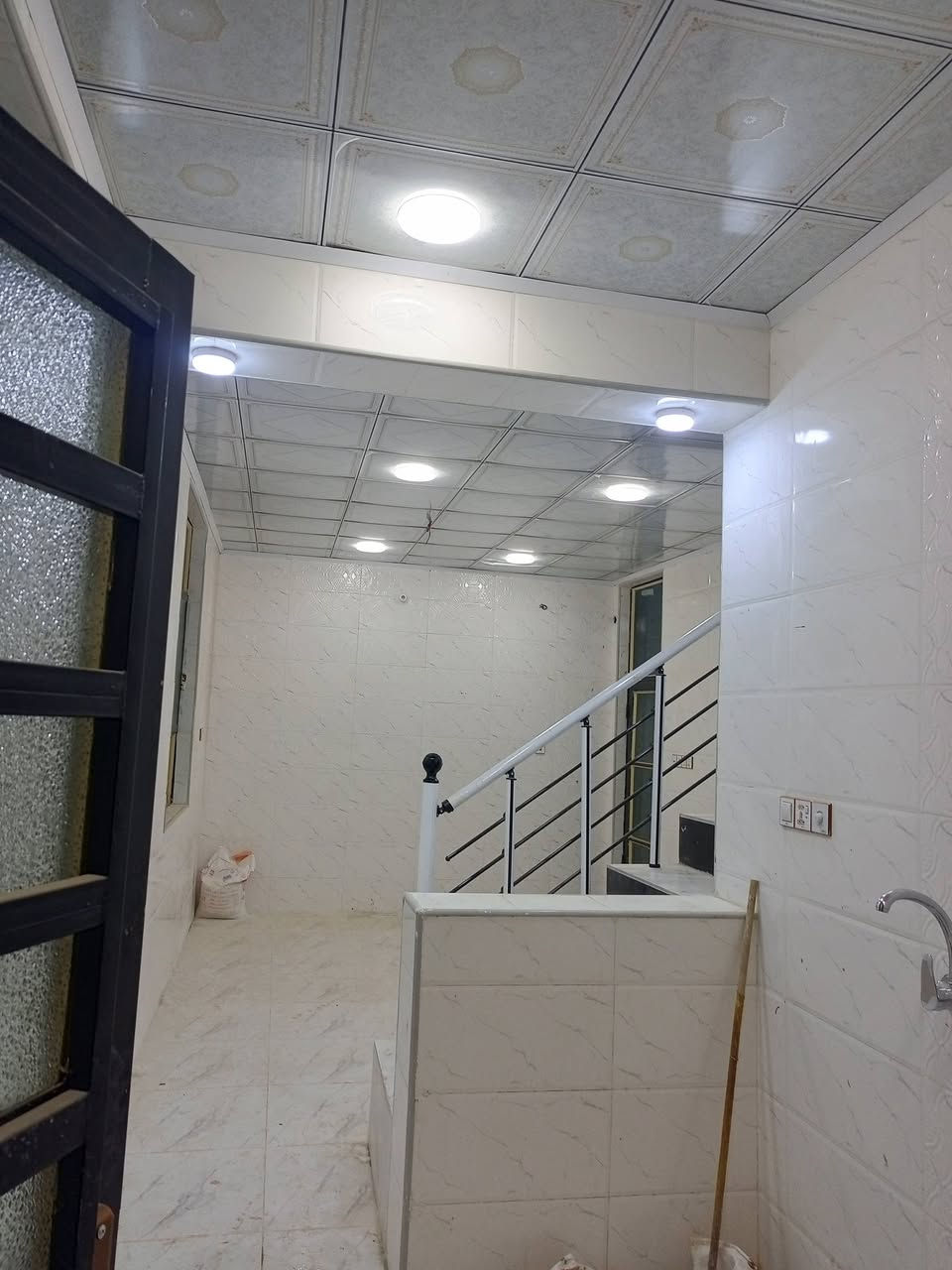 55 متر الركن على مشتل وساحه
جاهز لسكن طابقين درجة اولى طابو صرف لبيع 

حي ميسان قرب شارع العام رقم الهاتف 

***********
