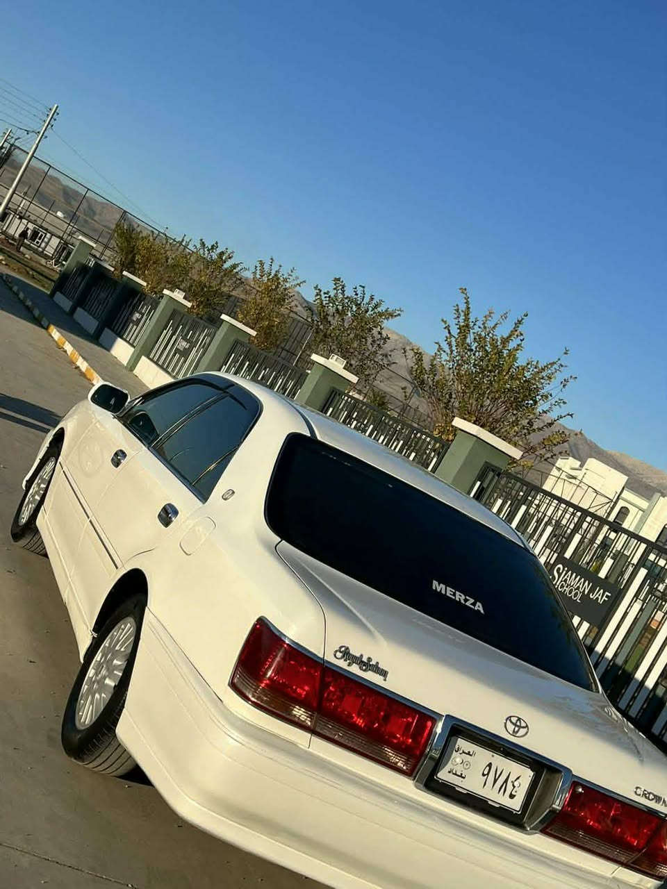 سەرەتا بەناوی خوا
مەلیکە بڕاوە
مۆدێل 2002 
دیفۆڕی بچوک
ناوزەرد 
زۆر کەم ڕۆشتوو وەو تازە ماوەتەوە
دوو دوگمە 
شاشە 
تەبرید ساردوو گەرم 
نرخ ‌‌/ 39 مەجال 

***********
***********
