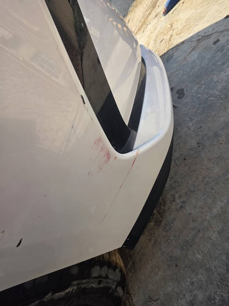 بي واي دي سيل 05 , مواصفاتها معروفة ماشية ٢٦٠٠  ، بيها ضرر بسيط مثل مموضح بالصور  ، موديل 2025   
السعر 18 و 100 +  رقم 300  
بغداد ابو غريب _ الحصوة 
*********** بغداد, العراق
