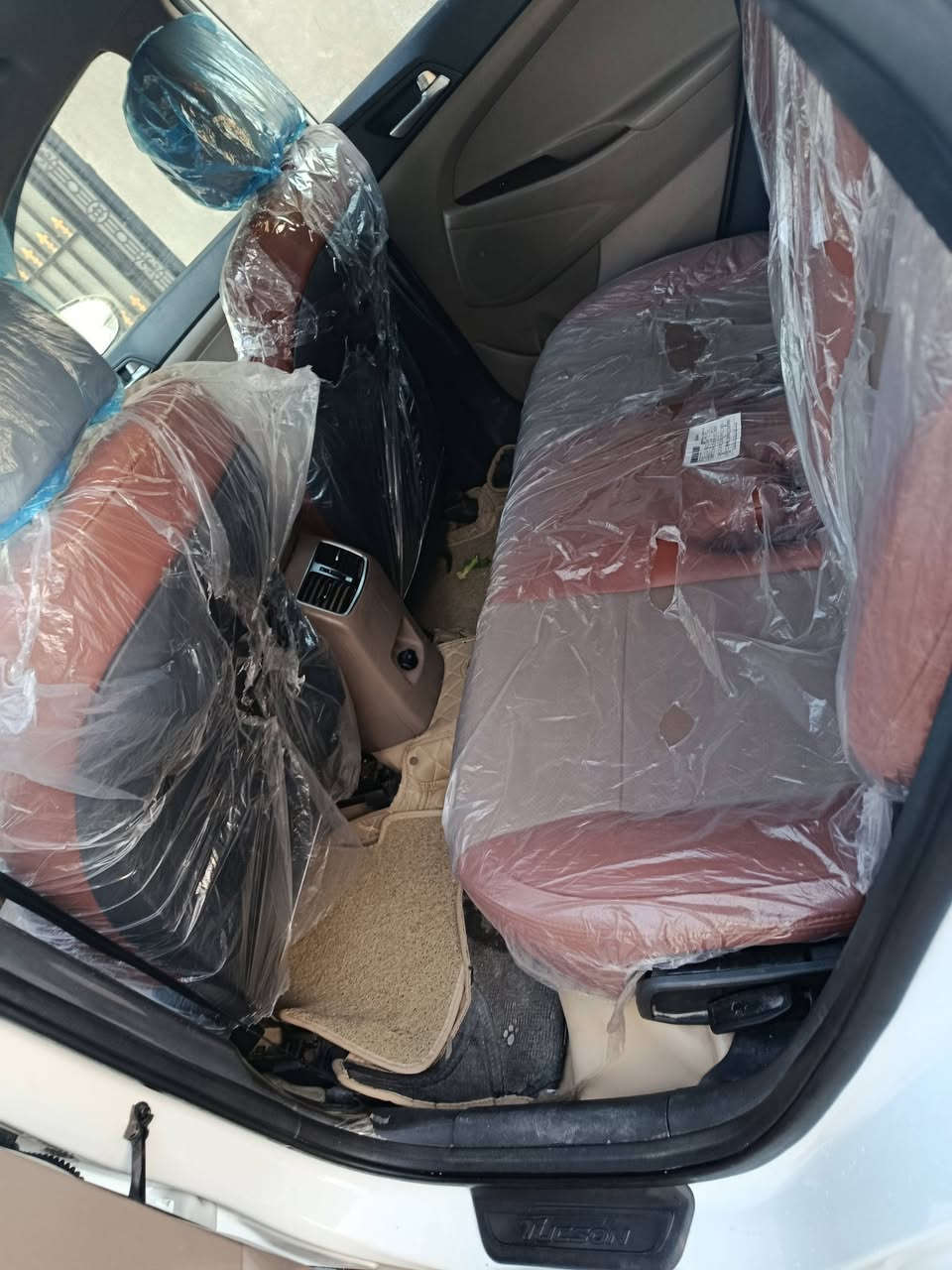 توسان خليجي موديل 2019
شركة الكاصد دشبول صاج 
مكفوله من الضربه فقط طخه خفيفه باب الصندوق 
مكينه دوش نظيفه جداً 
حداديه فول تخم تأير 
تبريد قطعتين حساسات 
لايت لدات خمسه 
كامره اماميه وخلفيه
مكان السياره كربلاء باسمي السنويه للاستفسار الاتصال 
 ***********
