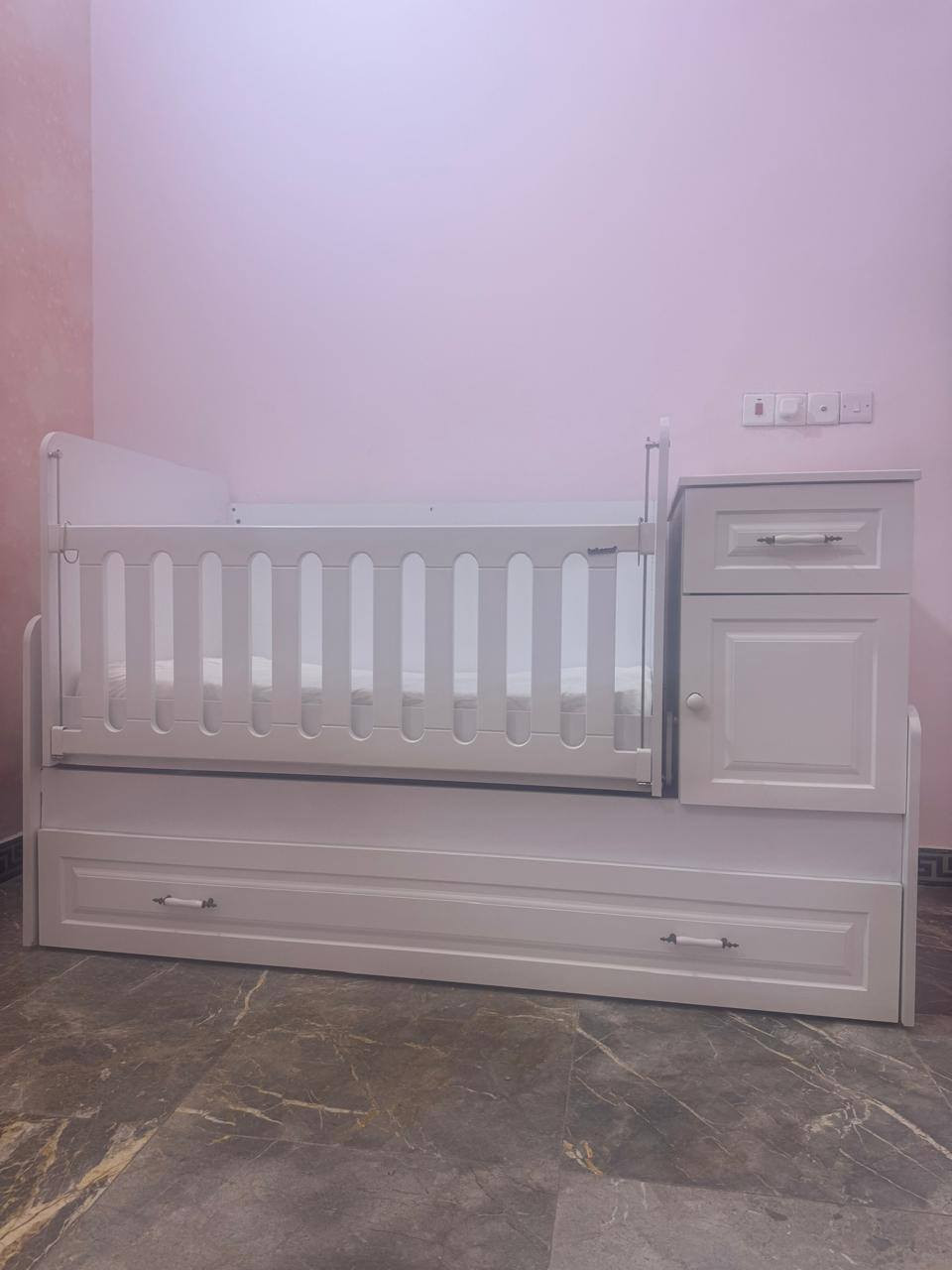 غرفة أطفال تركي ثقيل استعمال نظيف جدا للبيع بسعر 750 قبل فتره مشتريها مليون ونص. العنوان البصره /حي الكفاءات /(***********)
