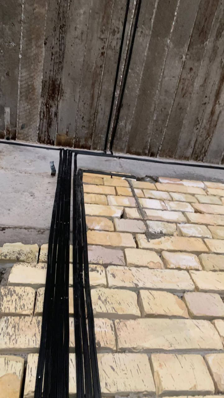 📢 تعلن خدمات الكهرباء – علي الكهربائي ⚡
📞 للاتصال والحجز  ***********واتساب
🔌 خدماتنا: 

تأسيس وصيانة كهرباء المنازل والمحلات. عمارات .
مجمعات سكنية

تصليح عطل كهربائي طارئ.

ترتيب لوحات الكهرباء وضبط الأحمال.

✅ شغل مضمون + سرعة بالإنجاز + أسعار مناسبة.
✅ أمانة بالعمل وسمعة طيبة.
✅ خدمة داخل [ الديوانيه].
