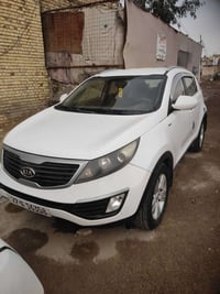 كيا سبورتج موديل 2011 محرك 2400 دوش خليجي ماشيه 106 الف السياره جاهزه ...