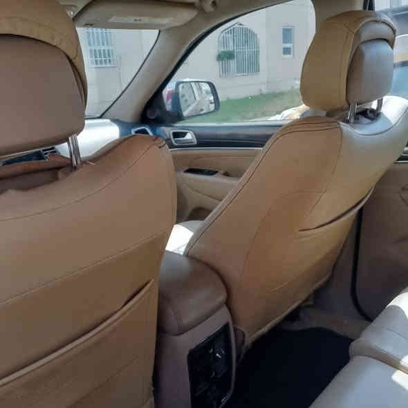 السلام عليكم
جيب كراند شيروكي
موديل 2019
امريكي 
فتحه سقف
محرك 3600
كشنات جلد
بصمه تشغيل عن بعد
كرسي كهربائي 
جنطة كهربائي 
كرسي خزن ميموري
2ويل 
حساسات خلفيه
شاشة كبيرة
ماشيه 70
بدون ضرر حادث في بغداد تبديل جاملغ امامي ايمن
مكينه مجفته 
سعره 230ورقه
***********
