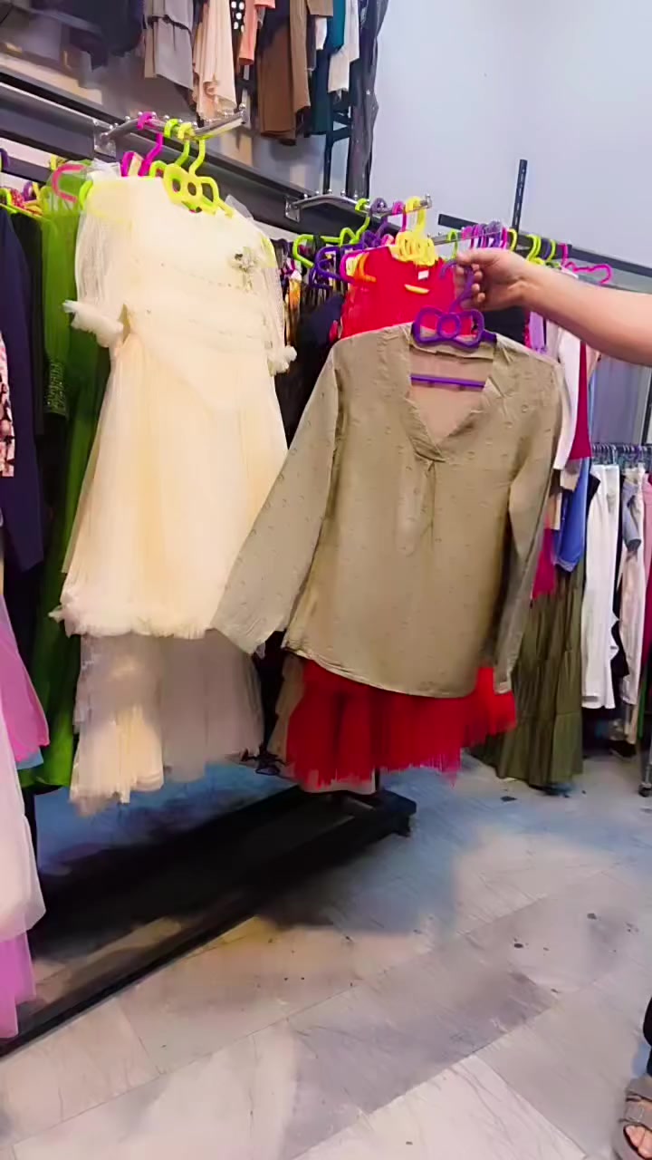 القميص ب خمسه عنواني الناصرية الشعله قرب قسم البلدية مال الشعله قرب اسواق الباشا الحجز على الرقم ***********
