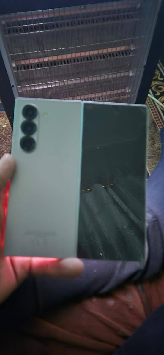 سامسونك فولد 6 شريحتين نسخة الشرق الاوسط نظيف جدا وياه كفر مالته ذاكره 256
السعر 900 الف قفل
فقط الي يناسبه للسعر يتفضل يتصل على
*********** رصيد وواتسب
