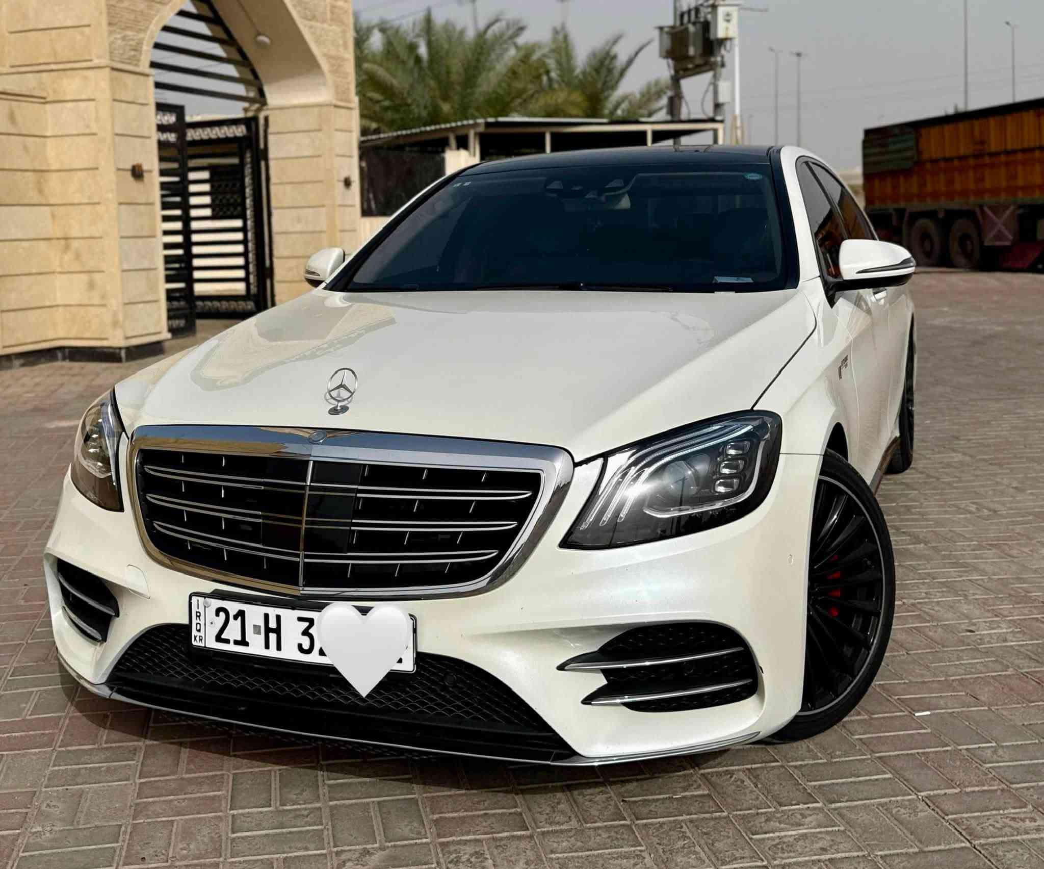 مرسيدس 560s 2014 محدث 2020 كت AMG
محرك V8 توين توربو
المواصفات :
. جكات 
. ابواب شفط
. باب طويل
. داخل جلد لون بيجي
. سقف شاموا
. بردة خلفية
. بانوراما
. رادارات امامي
. نقط عمياء
. جنطة كهرباء مستشعر ذكي
. انارة داخلية متغيرة
. سماعات برومستر
. كشنات خزن 
. لايتات داينمك
. انظمة قيادة متعددة
. جهاز تعطير بالجگمجة 
. جهاز CD بالصندوق
وباقي مواصفات المرسيدس معروفة 
كير ومحرك بلادي بدون خلل بدون مسج بدون مصرف
تخم تايرات جديد ادامة قبل فترة سويتلها 
مشاية 87mi الف
السيارة ضمان دولي
ارقام السيارة سليمانية بأسمي تحويل مباشر
بيها الجاملغ الخلفي كلير  فقط من اجتي من بره 
سعر 358 $ سعرها كلش مناسب وبيها مجال للشراي 
مكانها الفلوجة او المنصور 
للاستفسار : *********** واتساب واتصال
*********** اتصال

