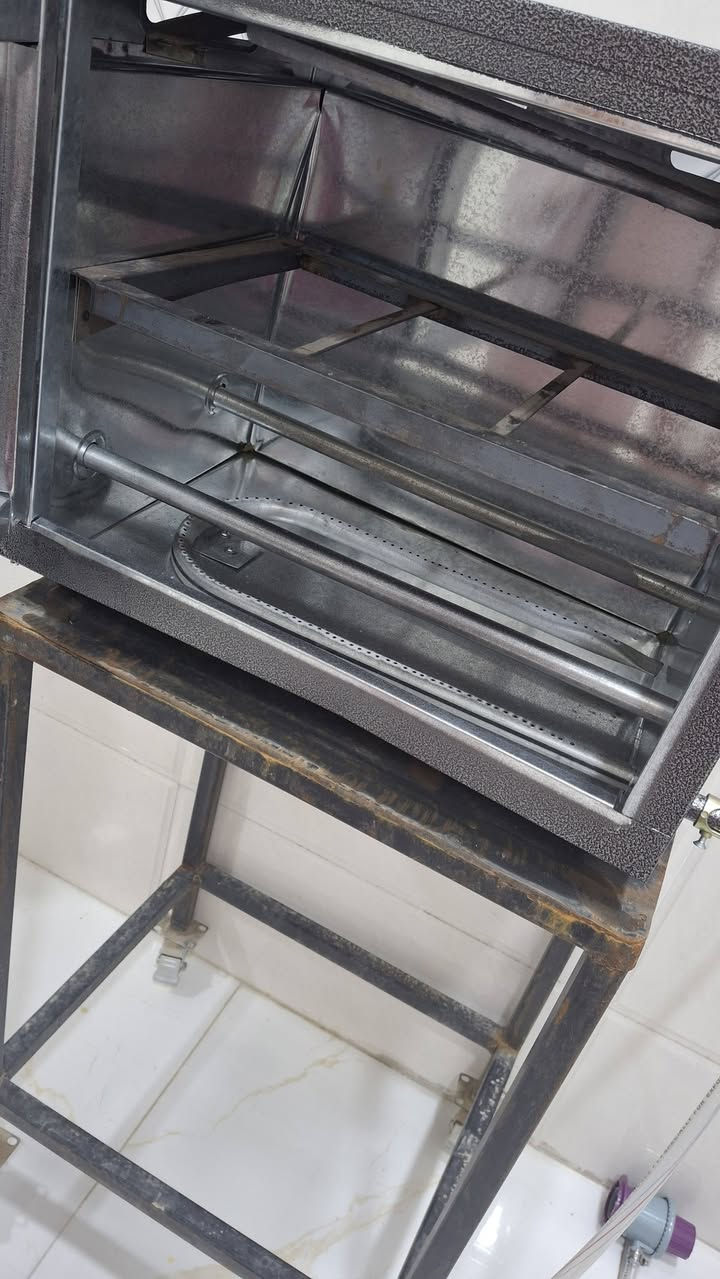 فرن وميز وياه فرن شغال اي خلل مابي جديد ولا مستعمل ابد ناره تخبل علئ فحص سعره هوه وميز قفل ب 60 شراي يدخل خاص


**إذا كنت صاحب هذا الإعلان وتريد حذفه لأي سبب، رجاءا أرسل رسالة إلى الدعم الفني**