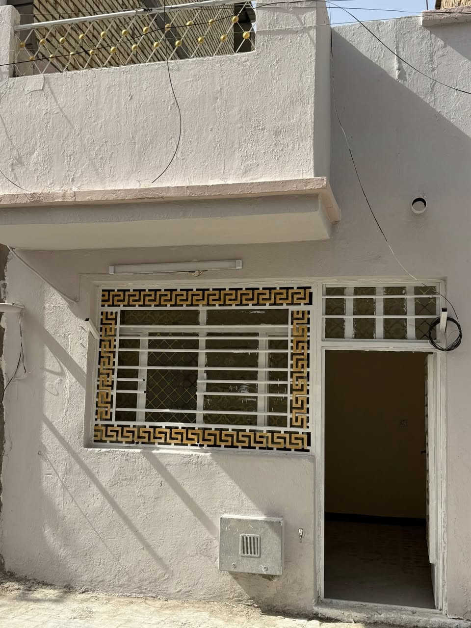 السلام عليكم
يتوفر مشتمل للبيع 
مساحه 50متر 
واجهه4.25 
البيت جاهز للسكن 
الطابق الارضي 
استقبال 
ومطبخ وخدمات 
وغرفه نوم 
طابق ثاني 
غرفه نوم 
وسطح 
بغداد الجديده شارع المسبح 
قرب مدرسه البحتري 
للاستفسار الاتصال على الرقم
***********
