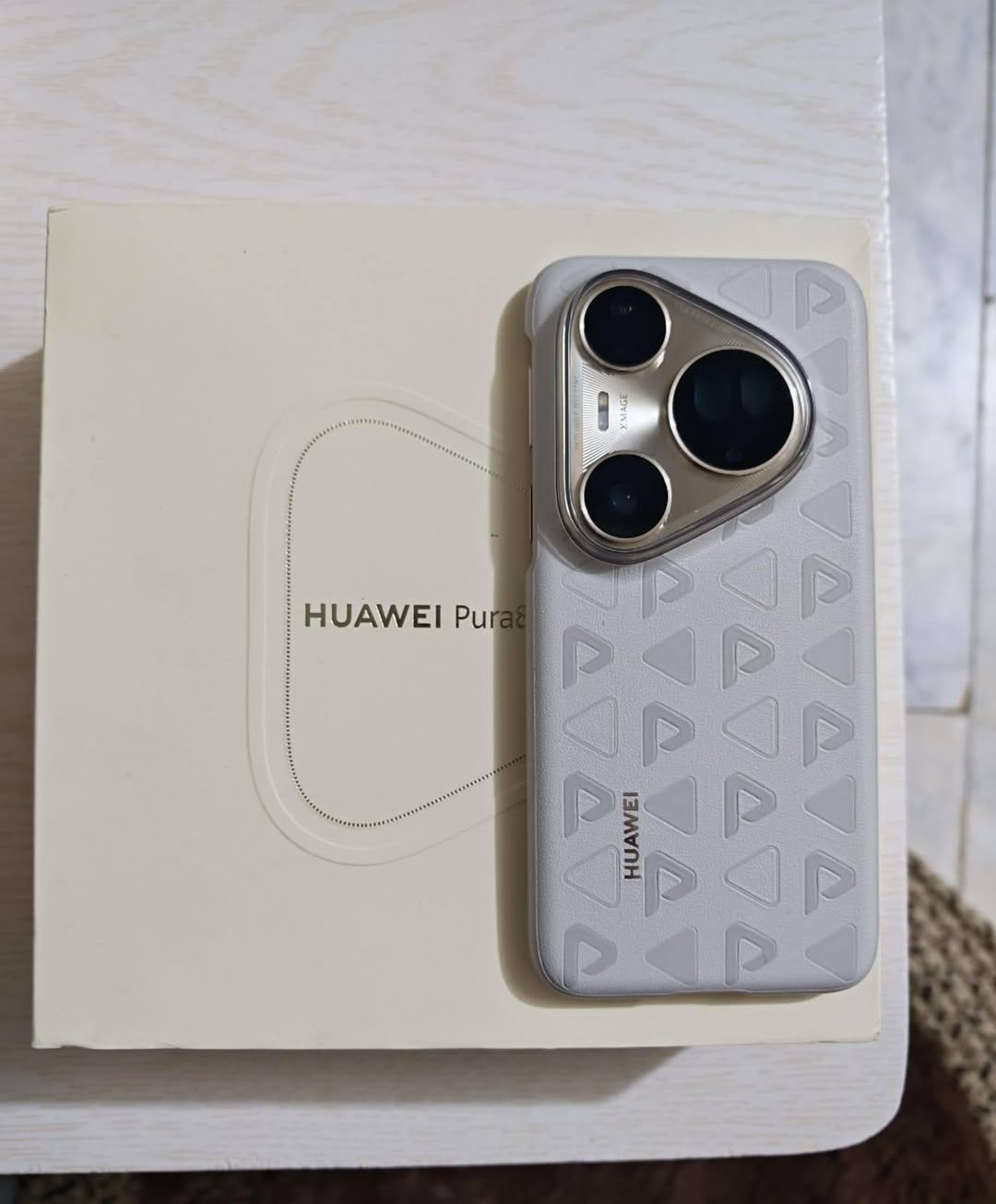 السلام عليكم #مكلف_بالنشر
للبيع جهاز هواوي برو 80 الترا
مستخدم اربعة ايام فقط 
مع جميع ملحقاته 
ذاكرة 512 
سعرة مليون و 450 
وبي مجال بسيط 
مكاني الناصرية الشطرة
***********
