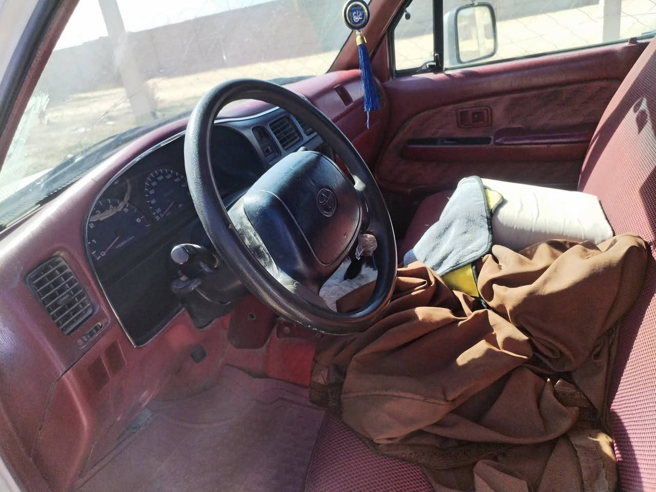 سلام عليكم تيوتا للبيع موديل 98فول محسن كفالة عامةمطلوب مراوس نيسان السعر92.     ***********
