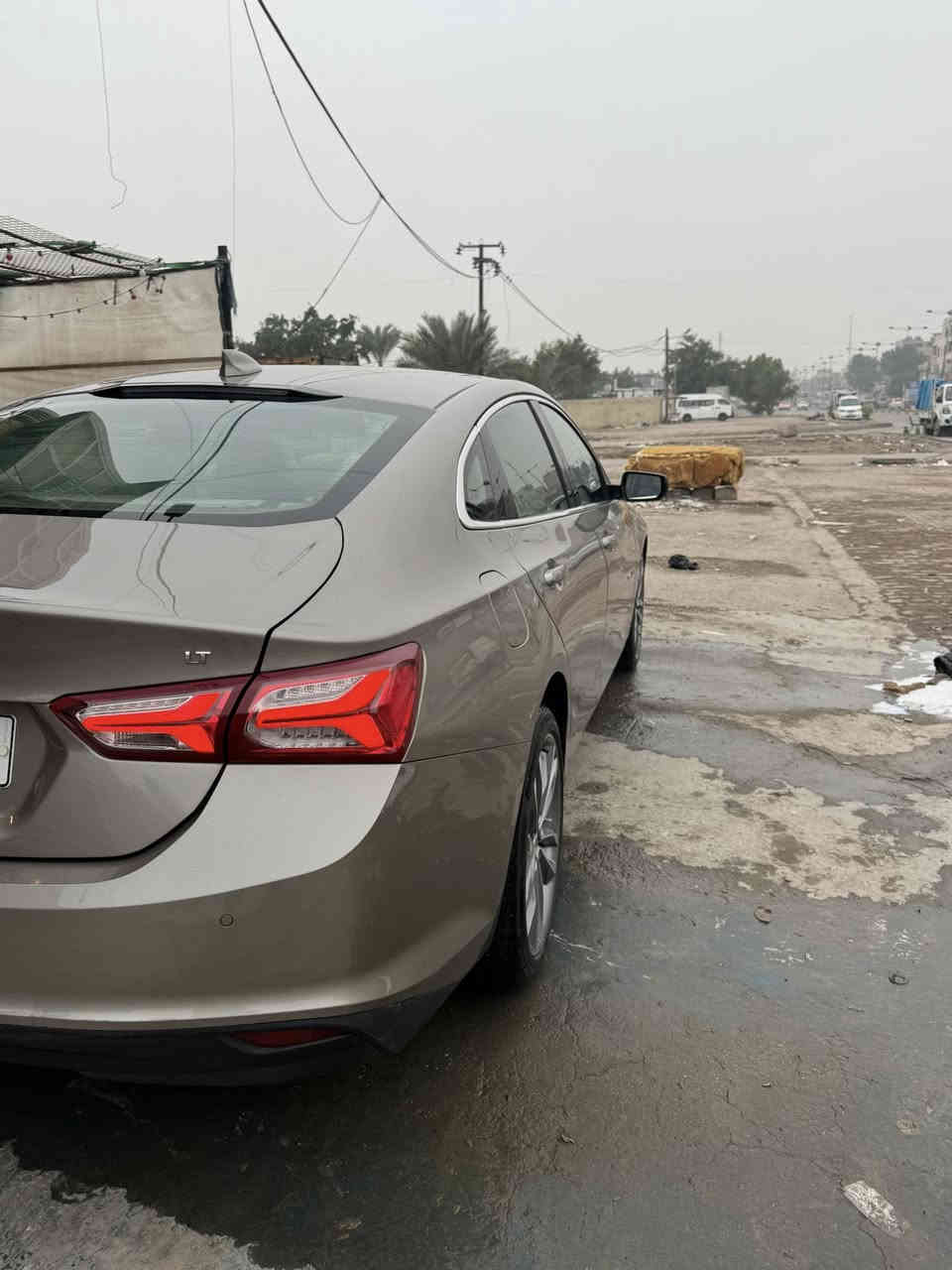 سلام عليكم  شوفر ليت ماليبو 2024 فول مواصفات فئة البريمر واحد على واحد ما عده الفتحه 
بصمه 
ويل 19 بريمر 
رادار جانبي و امامي وخلفي 
كشنات جلد لون اوف وايت مميز حار بارد 
خزن موموري بالكشنات + كشنات كهربائي 
قطعتين تبريد 
بصمه و تشغيل عن بعد 
سايد بريك دكمه 
توقف ذاتي 
حساس ازدحام عند الوقوف 
نظام اوتو بارك 
تحذير عند الخروج عن المسار 
وبعد بيه اهواي مواصفات 
رقم بغداد مكان السياره بغداد 
رقم الهاتف ***********
السعر 175 وبي مجال بسيط جدا 
غير متواجد عل الفيس 
اكرر 
غير متواجد عل الفيس اني مكلف بالنشر
