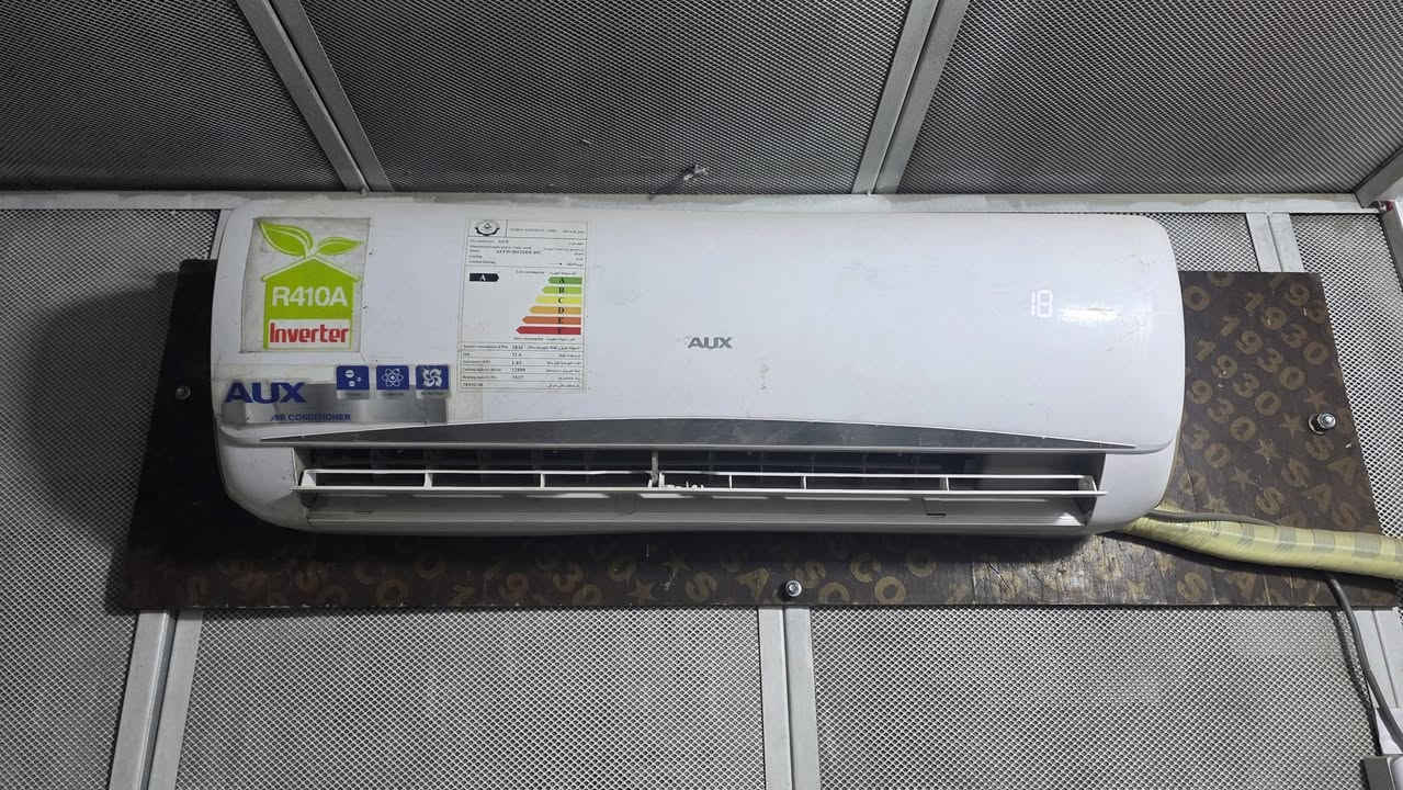 السلام عليكم 
سبلت AUXانفينتر قتصادي جديد موسمين مستخدم  واحد طن 
سبب البيع مكاني جبير ميلحك 
شغال تجي تشوف بعينك ونته تفتحه بروته خير من الله ثلج 
بغداد 
***********
واتساب
