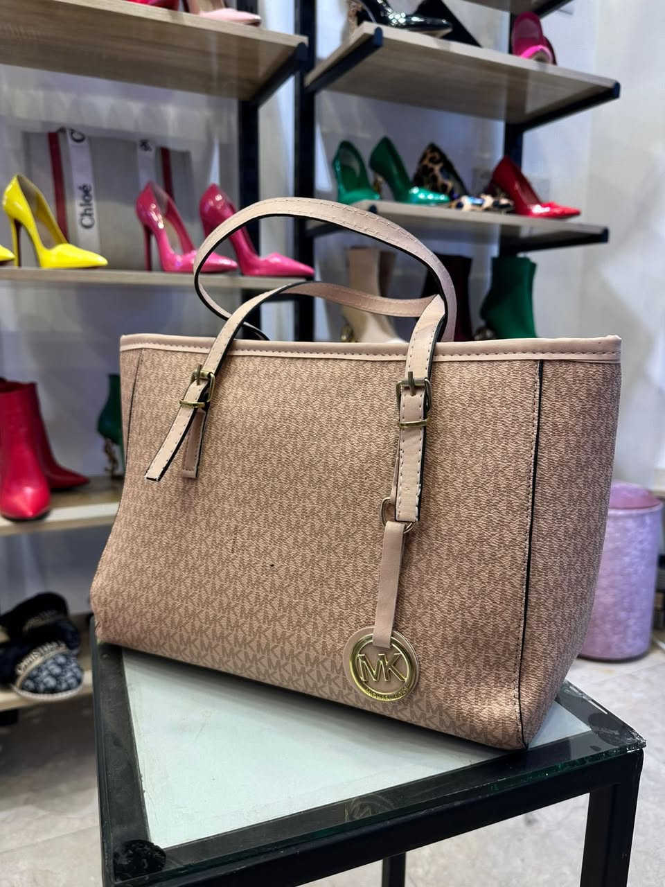 توفر احذيه نسائيه ماركات وجنط تصفيه محل   للاستفسار خاص او اتصال بيع جمله ومفرد ***********
