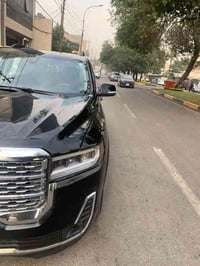 GMC Acadia SLE 2022T ماشية 60الاف فول مواصفات للأخير عدا الفتحة   ٧ را...