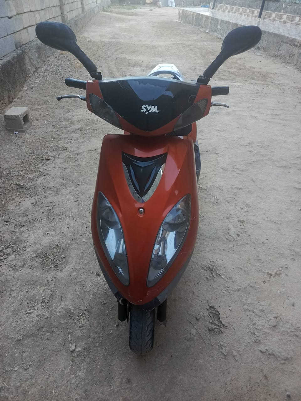 موطور للبيع
نضيف مثل متشوفون بالصوره

***********
