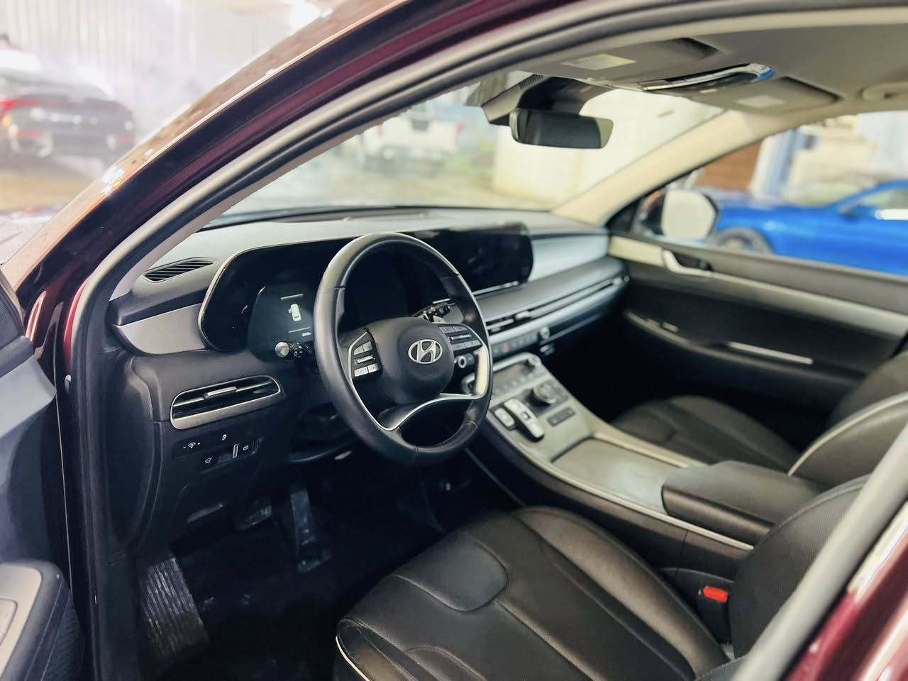 السلام عليكم
للبيع بلسايد  موديل (2025)
دخول جديد كتاب شهداء ذي قار
وكاله عامه 
فول مواصفات عدا الفتحه 
بصمه 
بصمه ابواب 
صندوك كهرباء 
مكينه V6.  (3800)
كير دكم 
7 راكب  3 قطع تبريد 
داخل اسود
لد امامي خلفي 
حساسات كامره 
سايدبريك بصمه 
هيتر كشنات 
بعد هواي موصفات 
تبديل جاملغ وبنيد
السعر 280 وبيها مجال بسيط
***********
