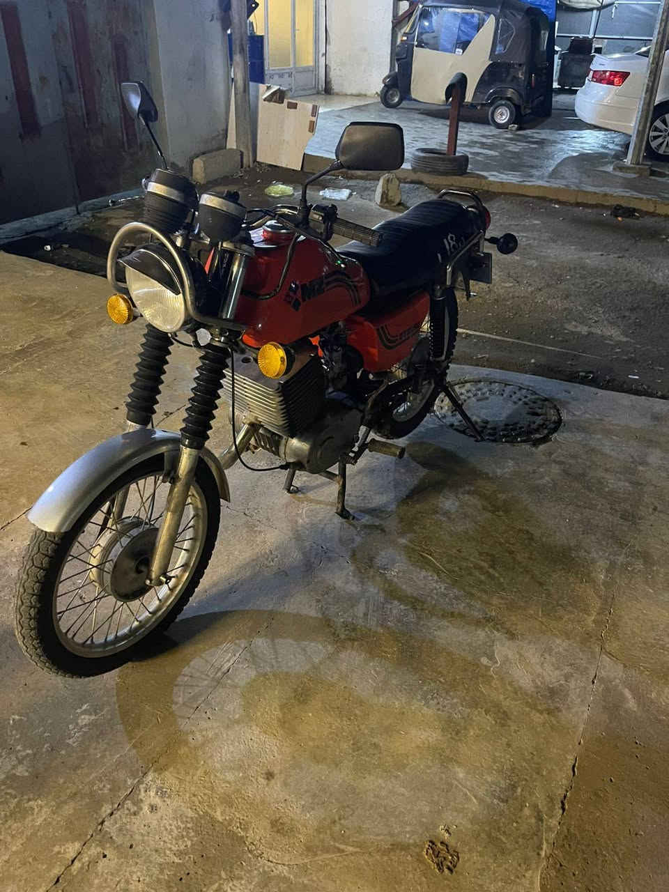 دراجه 82 للبيع بدون كصه 3 لحيم جو كشن بس   كمله مكمله ***********
