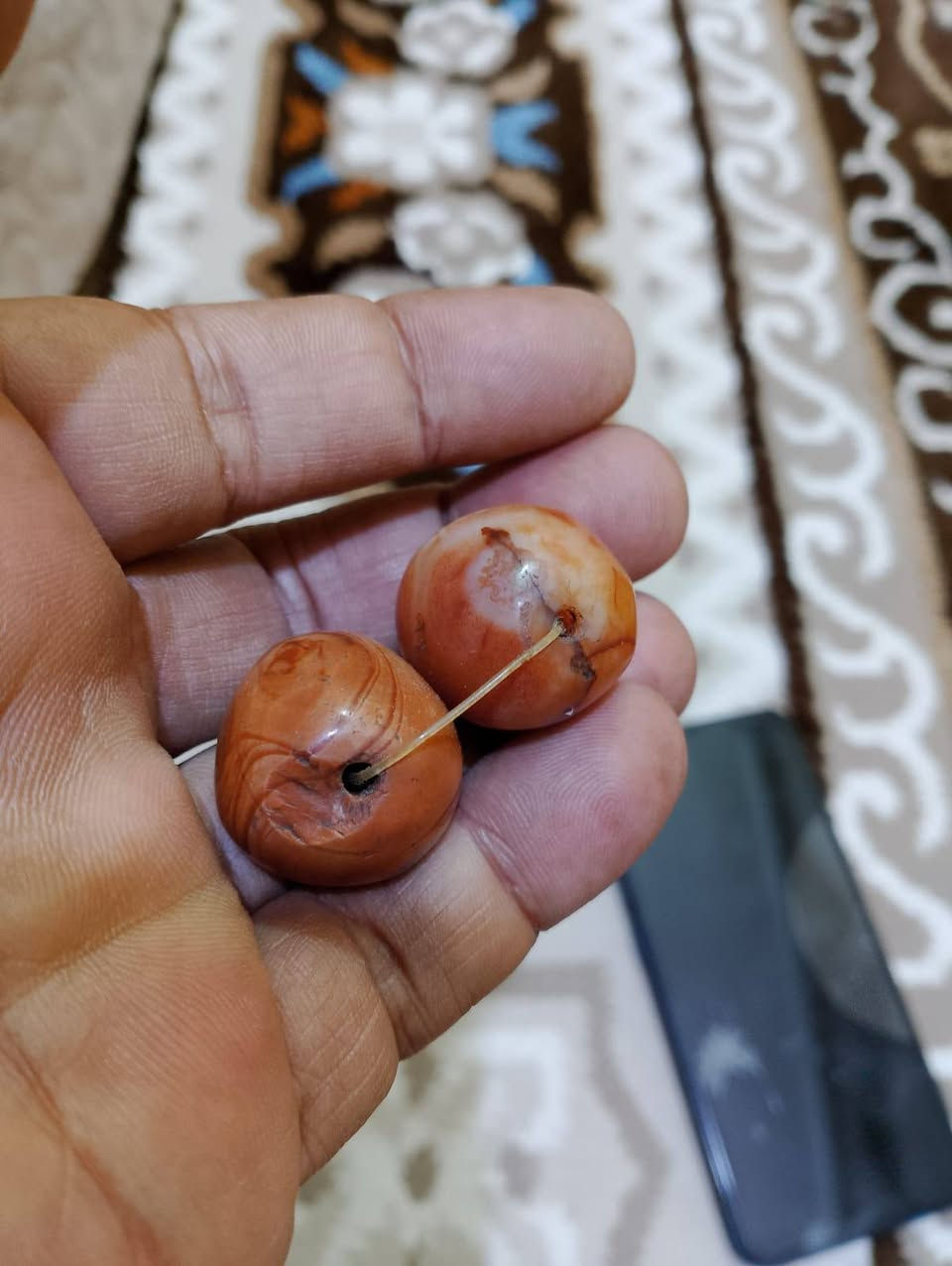 نوادر السليماني الخرز القديم مال اهلنا وعرج
ملاحظه.. العرج طبيعي بس الخاتم مو فضه 
واتساب ***********
