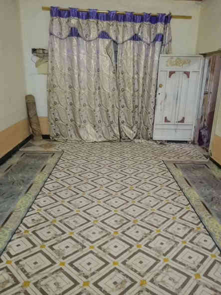 اللهم صل على محمد وال محمد
يرجى قراءة المنشور جيدا.قبل أن تتصل وتطلب حذف المنشور.وبعدها تغلق هاتفك
دار للبيع 
غرف نوم عدد 3
صاله 4*6
كلدور 4*3
مطبخ 4*5
مخزن2*14
استقبال خارجي 4*12
كراج سيارات 8*12
مدخل خاص للعائلة 
مدخل خاص للاستقبال 
حديقه مزروعة 5*10
حديقه صغيره 2*8
منور على مدار البيت 
مساحة البيت 600م
***********
