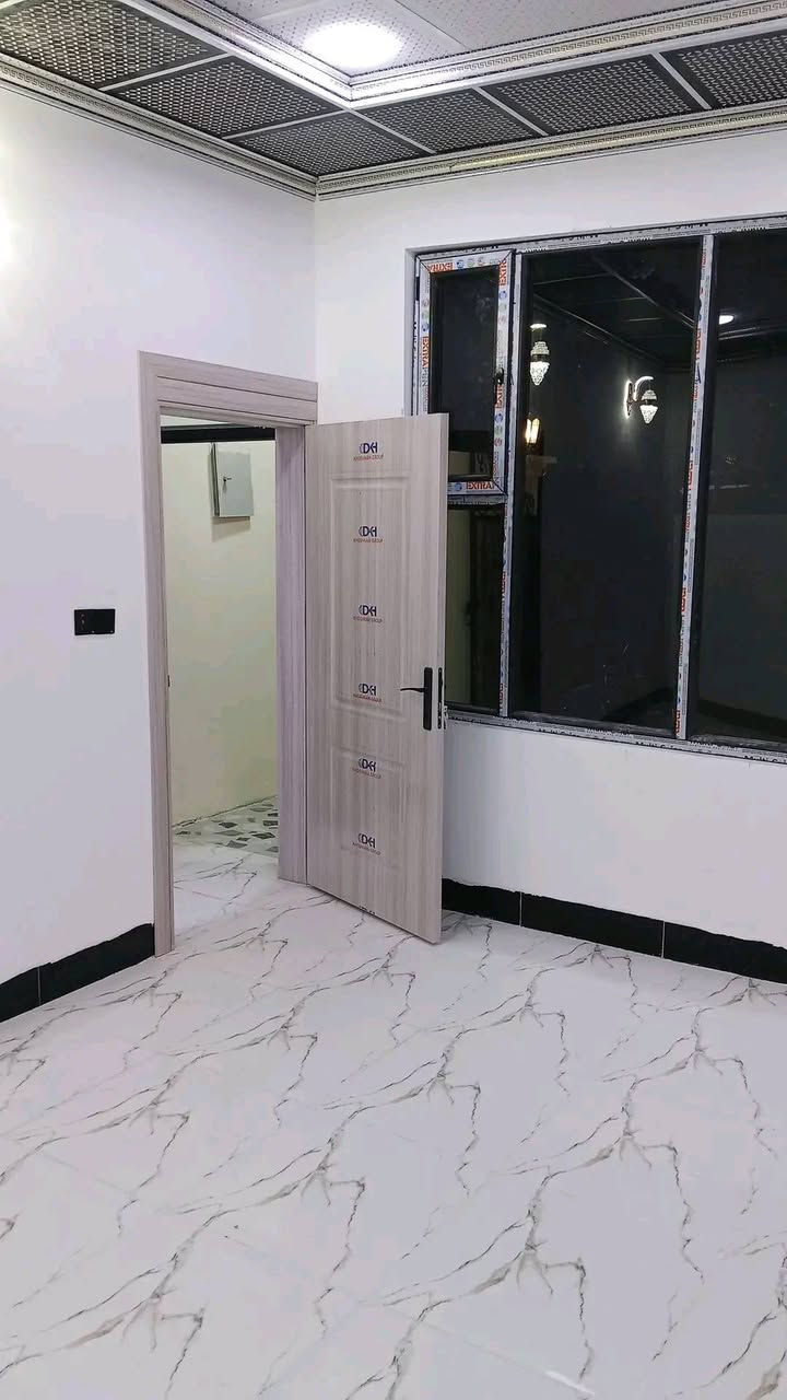 السلام عليكم سعر مناسب للبيع بيتين كل بيت مساحه 100متر جديد صفر مامسكون فول سراميك نضام تبريد مركزي واجة فلين تركي ابواب تركي عنوان كركوك حي بدر فرع لحم بعجين الماسه  السعر 39بي مجال تواصل  ***********)او ع الواتساب ***********
