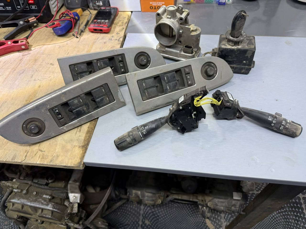 سلام عليكم ورحمة الله ♥
تم وصول ادوات احتياطيه جديد ومستعمل دوج افنجر جورني كرفان c200
مثل ماواضح بل صور  يوجد توصيل لجميع المحافظات العراق 🇮🇶
يوجد صيانه عامه كهرباء وحداده وفيتريه اخوكم احمد المشايخي عنوان بغداد الدوره شارع 60
*********** واتساب
