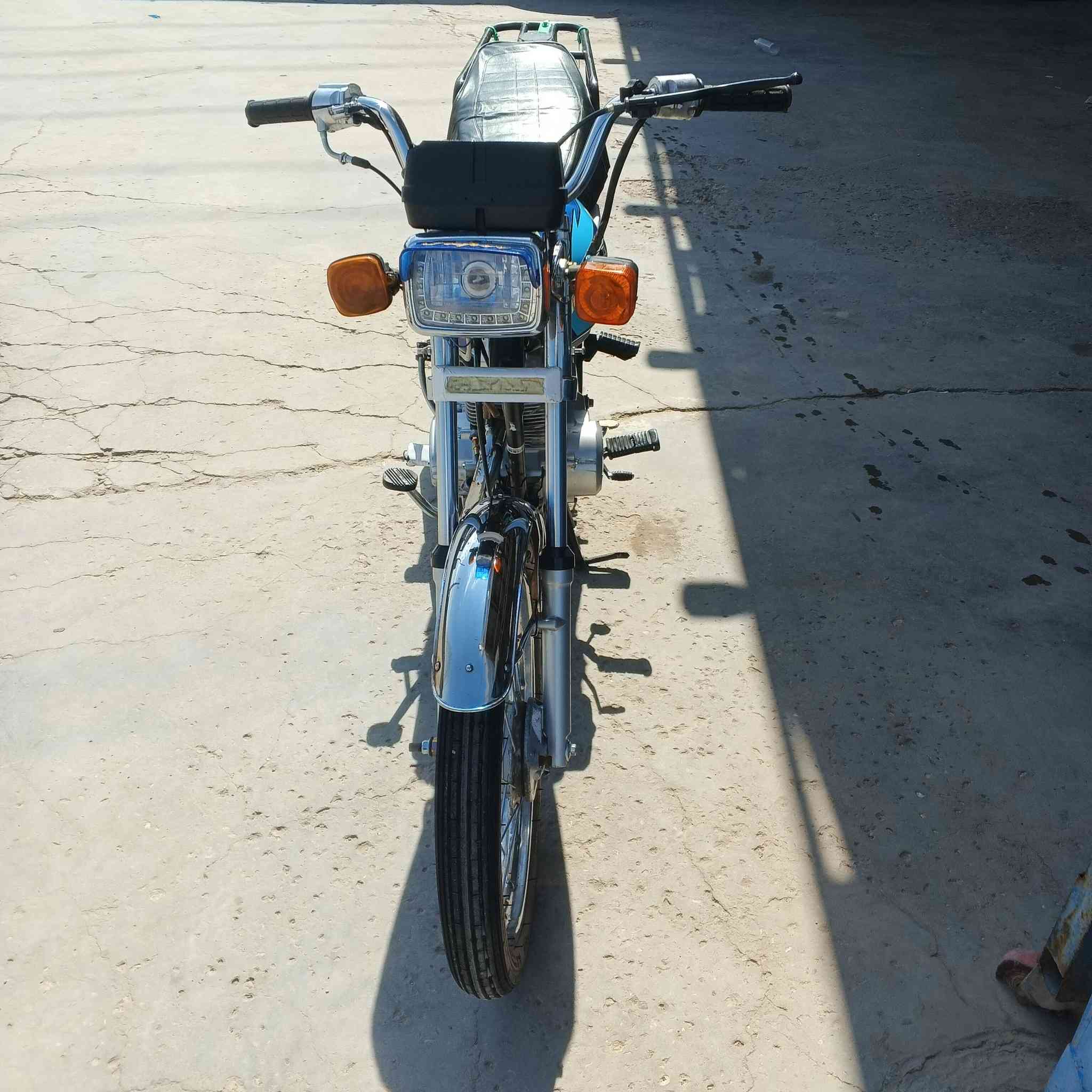 سلام عليكم الدراجة أوراق أصولي طبعاً شاصي نامة اصلي 2021 ومكينة نامة شلامجة 2023 الدراجة خير من الله السعر خاص أو المراسلة على الواتساب ***********
