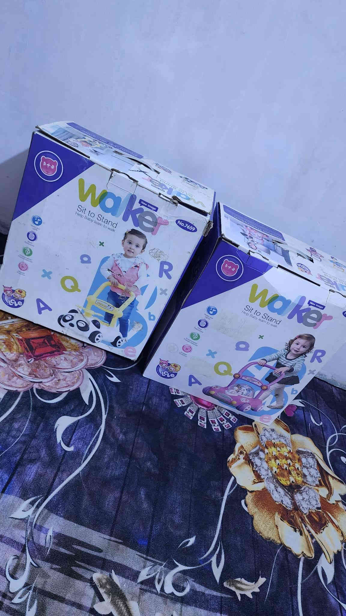 مشايه
قطعتين  جديد بالكارتون 
القطعه ٤٠الف 
***********
