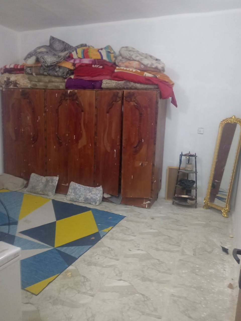 سلام عليكم بيت للبيع ١٠٠ متربناء
بلوك طابوزراعي سند25 بي قرارمحكمه عل السده مال
دورالنفط خلف الجامع الرسول كلش بظهره بناء جديد صارله ٥ شهر السعر٥٠ وبي مجال الاستفسار رقم الهاتف
***********
