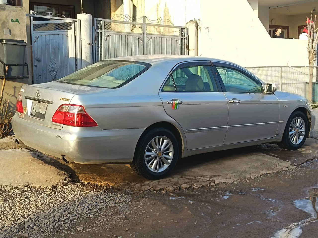 . شاهینە 2006
گێر گەورە مەکینە بجوک مەرغوبی بازار
ناوزەرد 2 دووگمە حاسەو کامێرا
سعری 46 گەلاو مەجالی کەم
***********
سەیدسادق حلبجة, السليمانية
