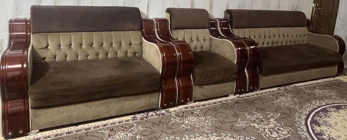 سلام عليكم تخم ونص 15مقعد تفصال للبيع الاستفسار.    ‭٠٧٧٧ ٩٣٥ ٤٠٣٣‬
