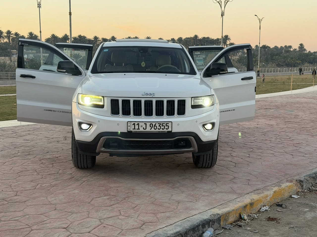 جيب 14 خليجي  فول موصفات بنراما جكات. حداديه جديده والسونار مرفق مع المنشور. السعر ب230 وبيهه مجال. الاستفسار على هذا الرقم ***********
