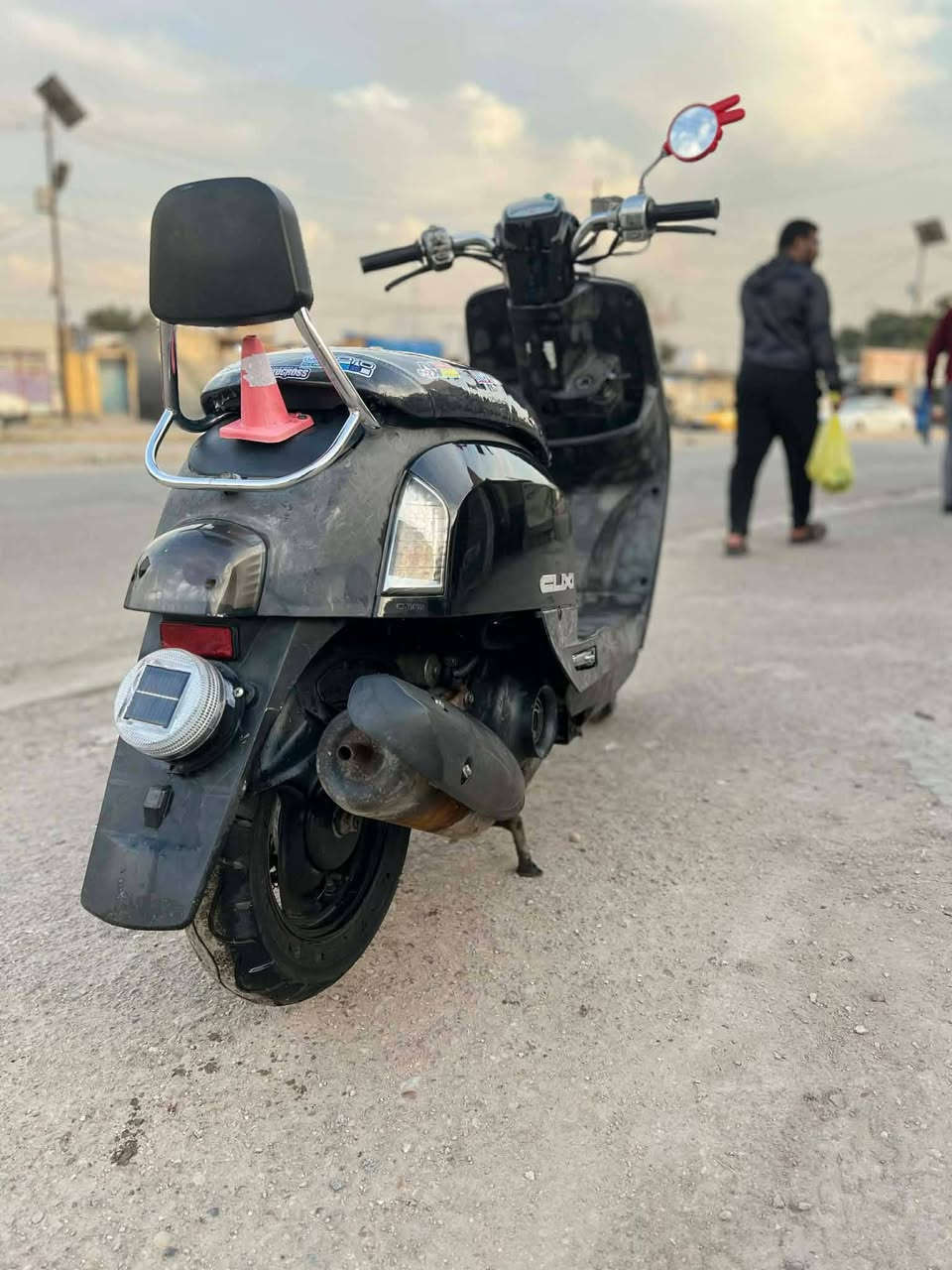 السلام عليكم دراجه بوليس كهربائيات كلها شغاله اي نقص ماكو من عدا بكلايت امامي دراجه شوفه عينكم كل شيء نظيف محرك مكفول سعر 600 بيه مجال عنواني بغداد شراي ينتصال ***********
