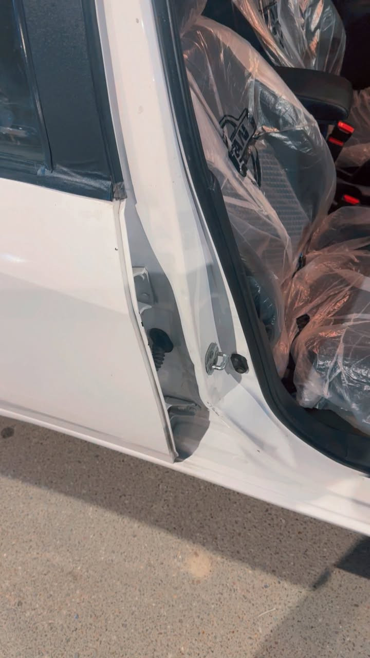 نيسان فيرسا ٢٠٢١  رقم بصره بسمي سنويه لل٢٨ شرط التحويل مصفر  غراماتً
ضربه  شطح بلعراق جاملق مصلح خلفي وبيبانً ثنين مبدلات السيارهً جاهزهً من كلشي 
السعر ١٠٠ وبيها مجال بسيط 
تواصل *********** واتس
عنوان بصره
