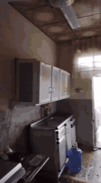 السلام عليكم بيت 60 متر للبيع بناء جديد خلف مطعم ثابت قريب على شارع كربلاء يحتوي على غرفه نوم و استقبال و مطبخ و حمام السعر 20 وبي مجال للاستفسار ***********
